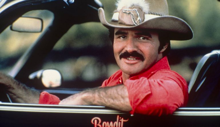 Morre o ator Burt Reynolds, astro da década de setenta, aos 82 anos